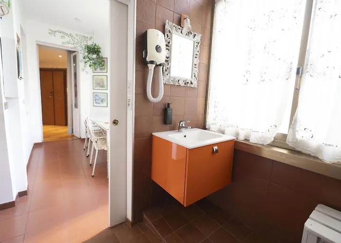 Trastevere 2 Bedroom Cozy Апартаменты *